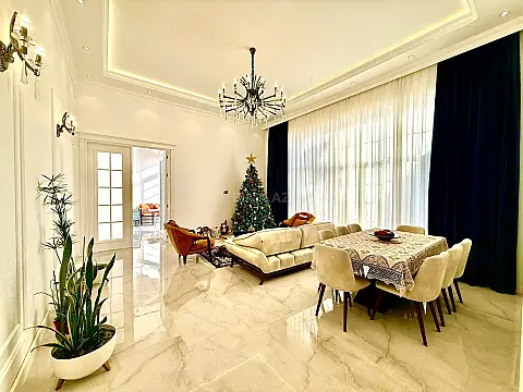 Satılır 5 otaqlı həyət evi 250 m²