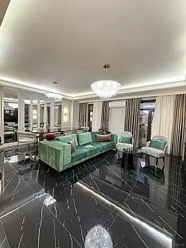 Satılır 6 otaqlı mənzil 320 m²