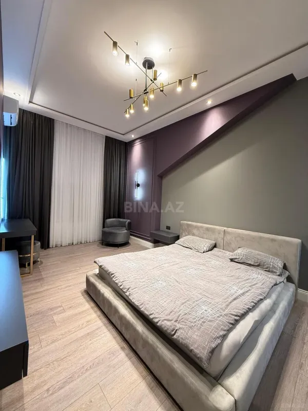 Satılır 6 otaqlı mənzil 320 m²