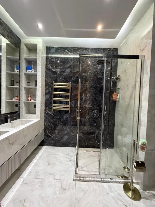 Satılır 6 otaqlı mənzil 320 m²