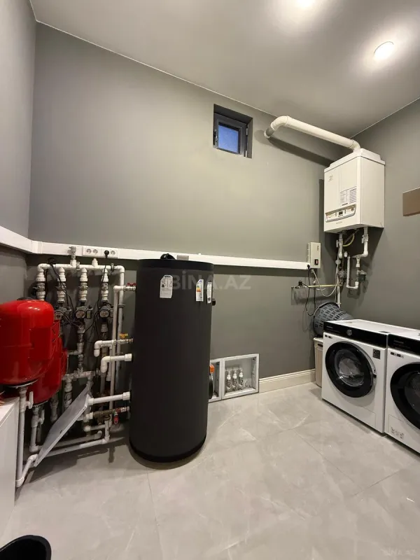 Satılır 6 otaqlı mənzil 320 m²