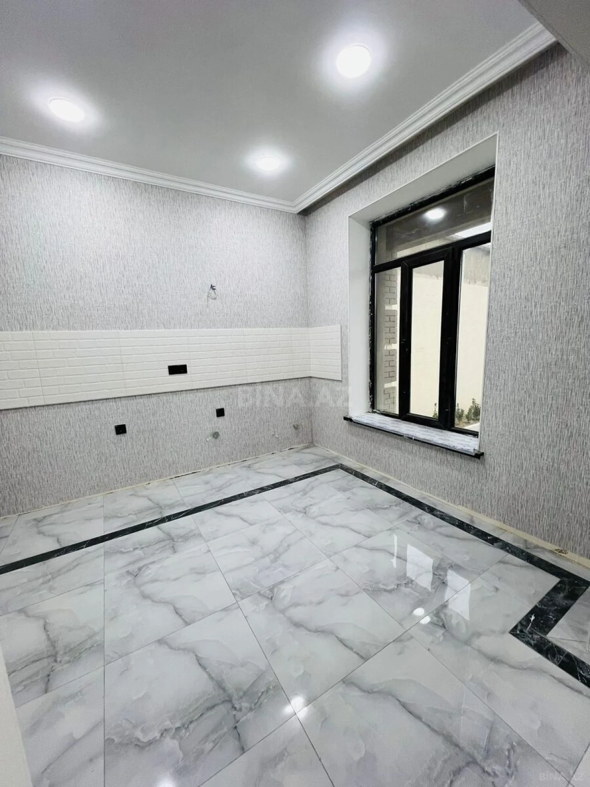 Satılır 5 otaqlı həyət evi 150 m²