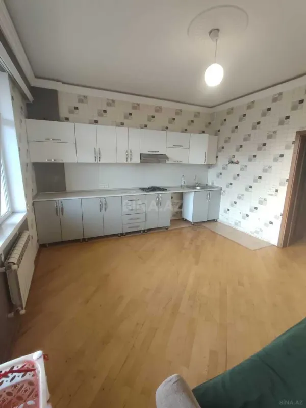 Satılır 3 otaqlı mənzil 130 m²
