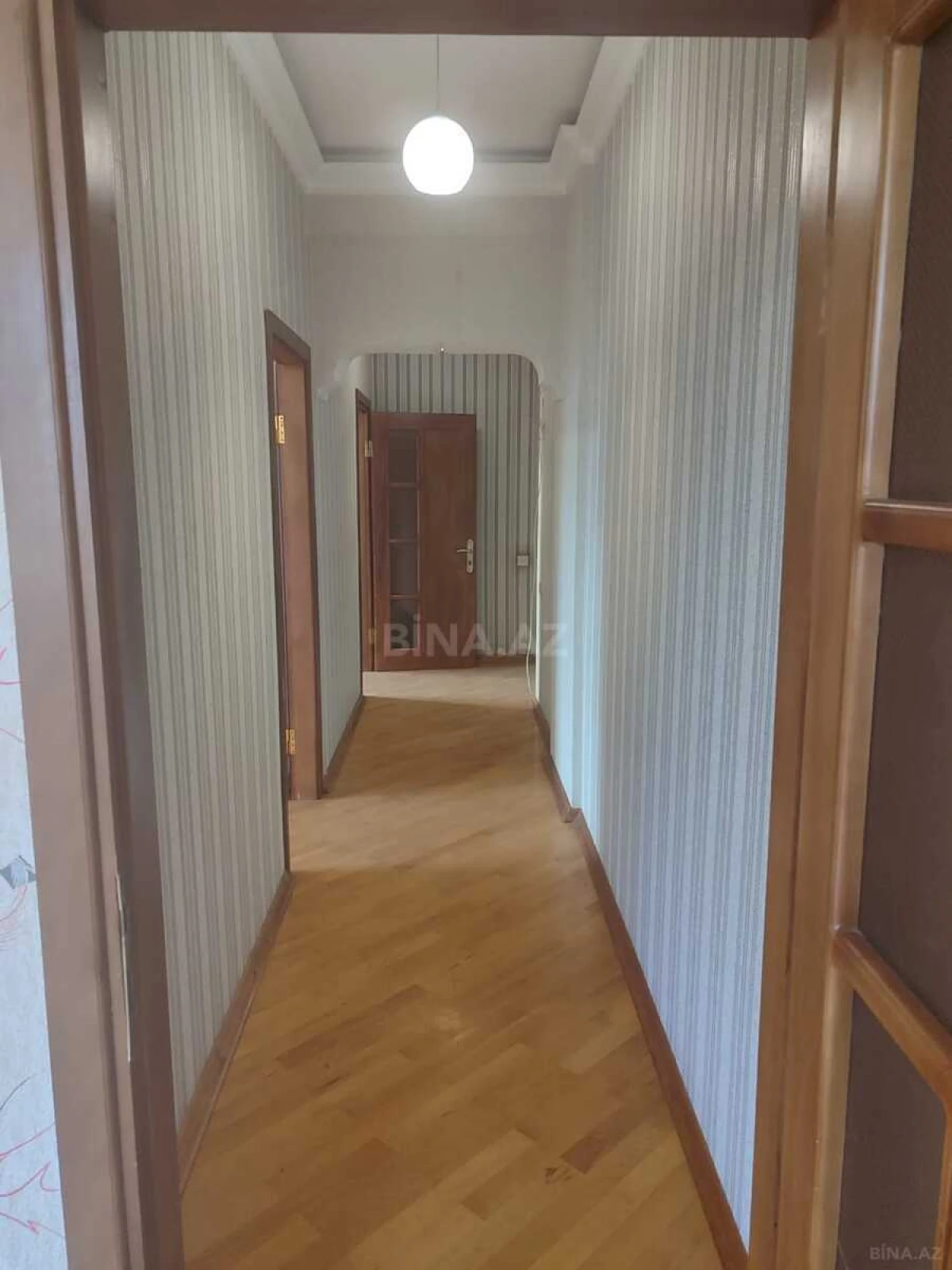 Satılır 3 otaqlı mənzil 130 m²