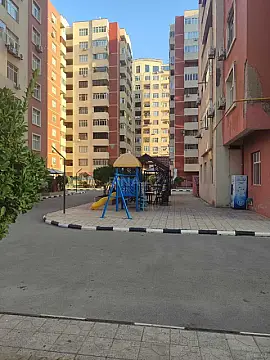 Satılır 3 otaqlı mənzil 130 m²