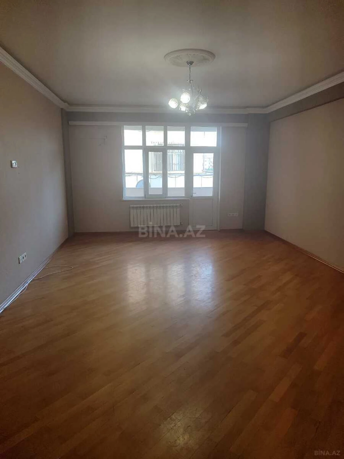 Satılır 3 otaqlı mənzil 130 m²