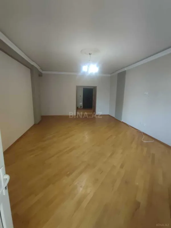 Satılır 3 otaqlı mənzil 130 m²