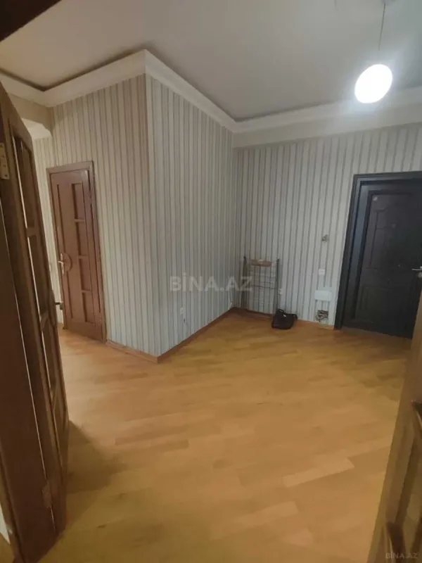 Satılır 3 otaqlı mənzil 130 m²