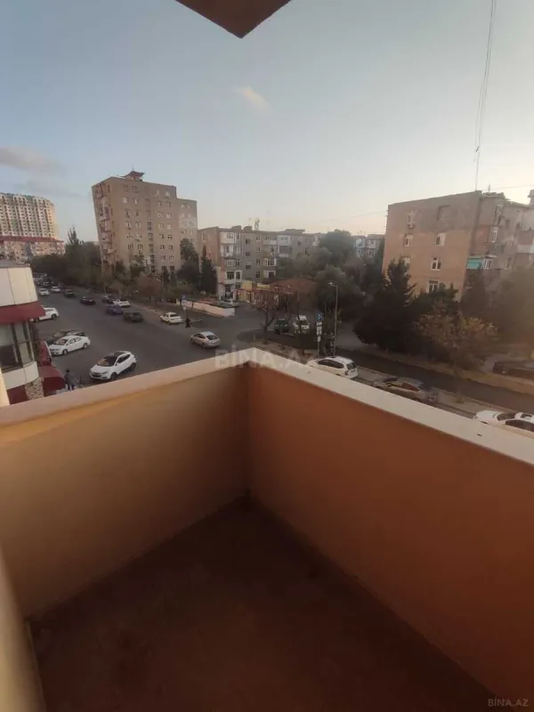 Satılır 3 otaqlı mənzil 130 m²