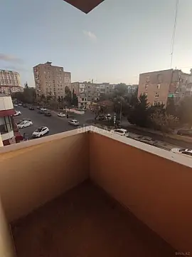 Satılır 3 otaqlı mənzil 130 m²