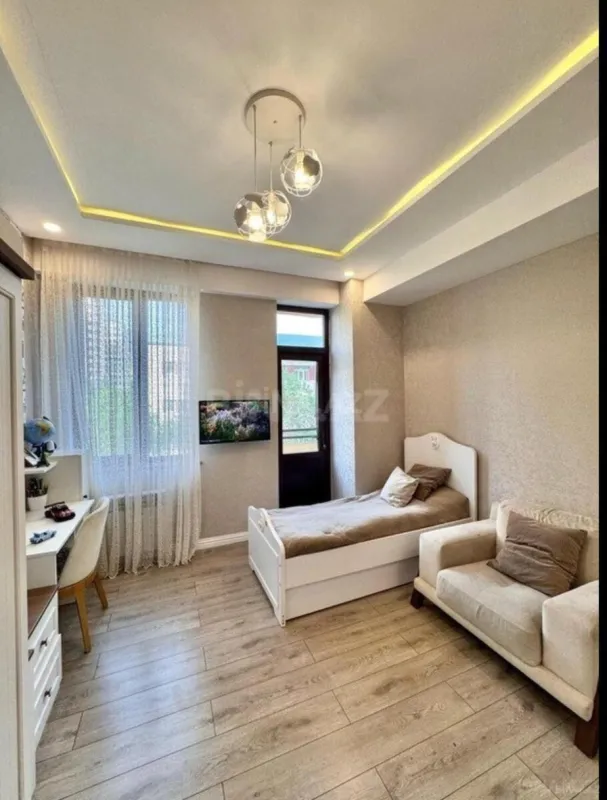 Satılır 3 otaqlı mənzil 130 m²