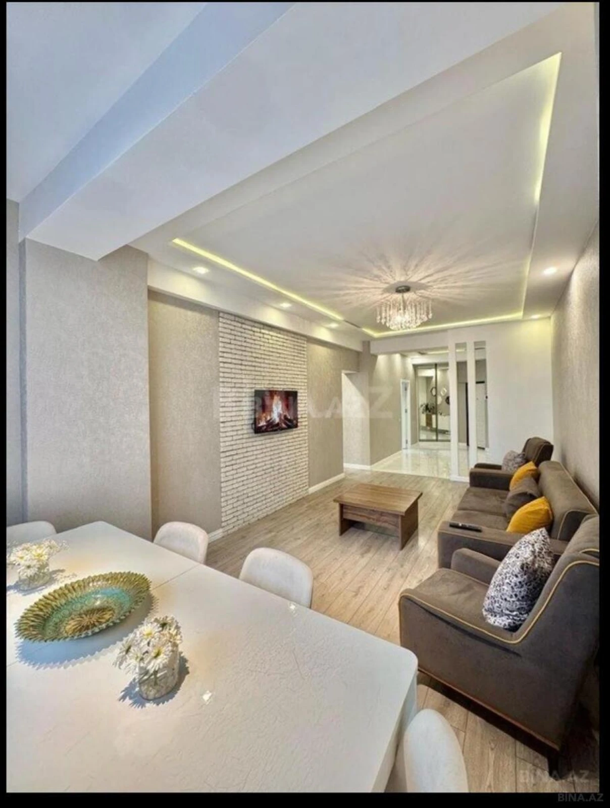 Satılır 3 otaqlı mənzil 130 m²