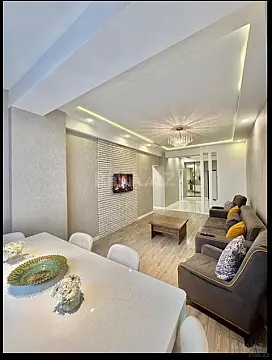 Satılır 3 otaqlı mənzil 130 m²