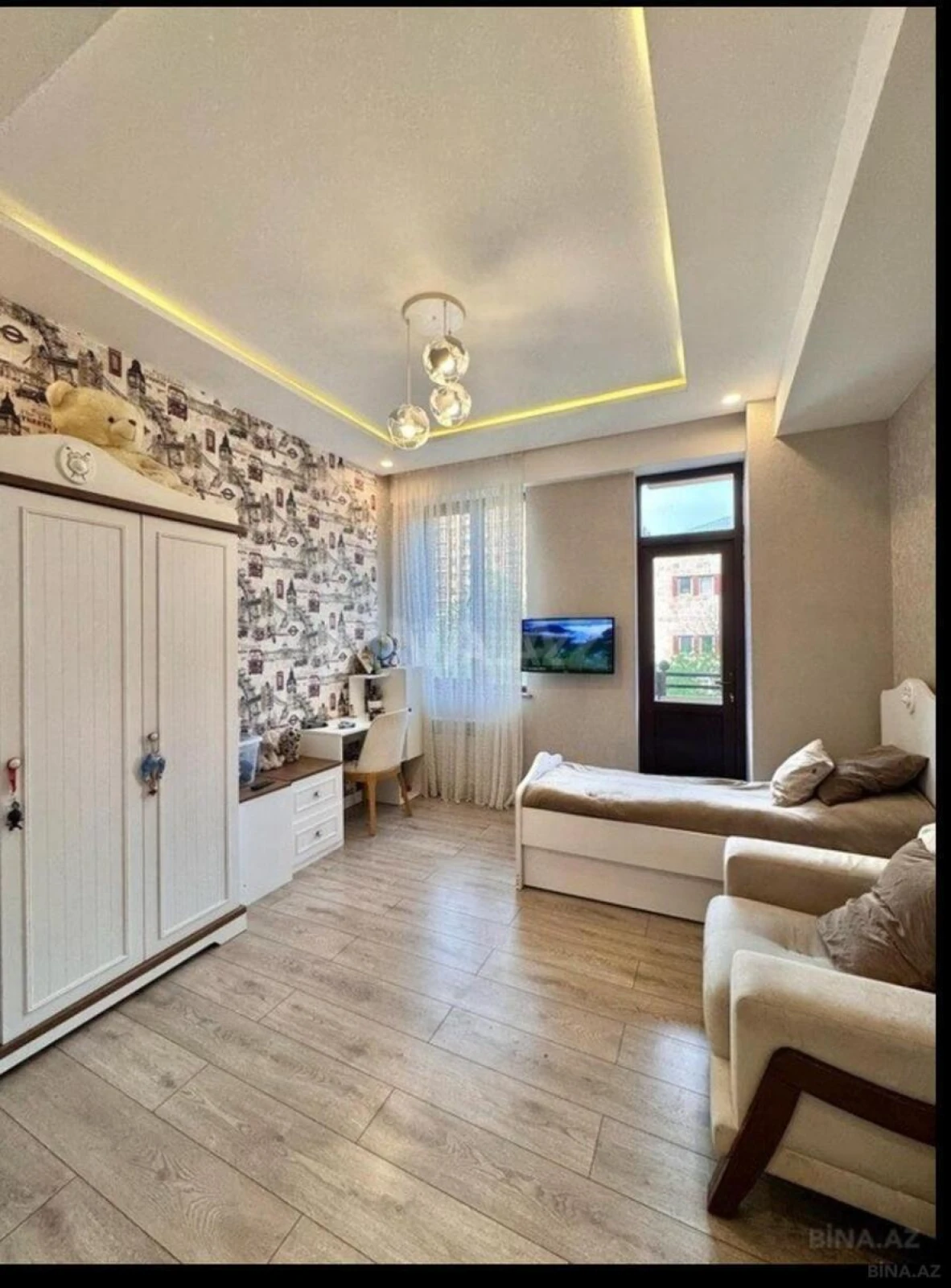 Satılır 3 otaqlı mənzil 130 m²