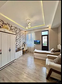 Satılır 3 otaqlı mənzil 130 m²