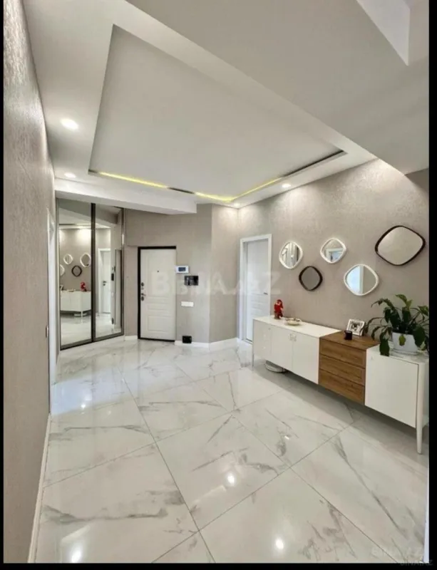 Satılır 3 otaqlı mənzil 130 m²