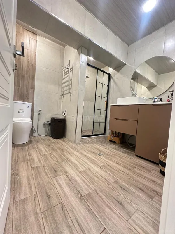 Satılır 3 otaqlı mənzil 130 m²