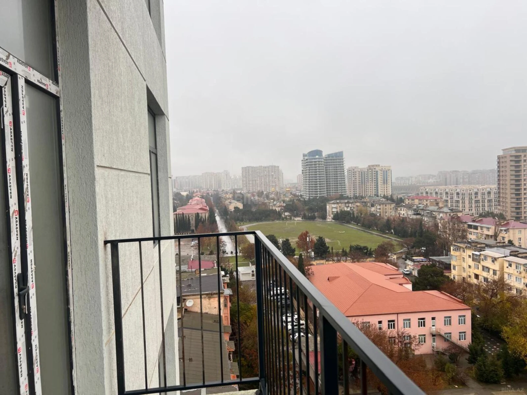 Satılır 3 otaqlı mənzil 147.5 m²