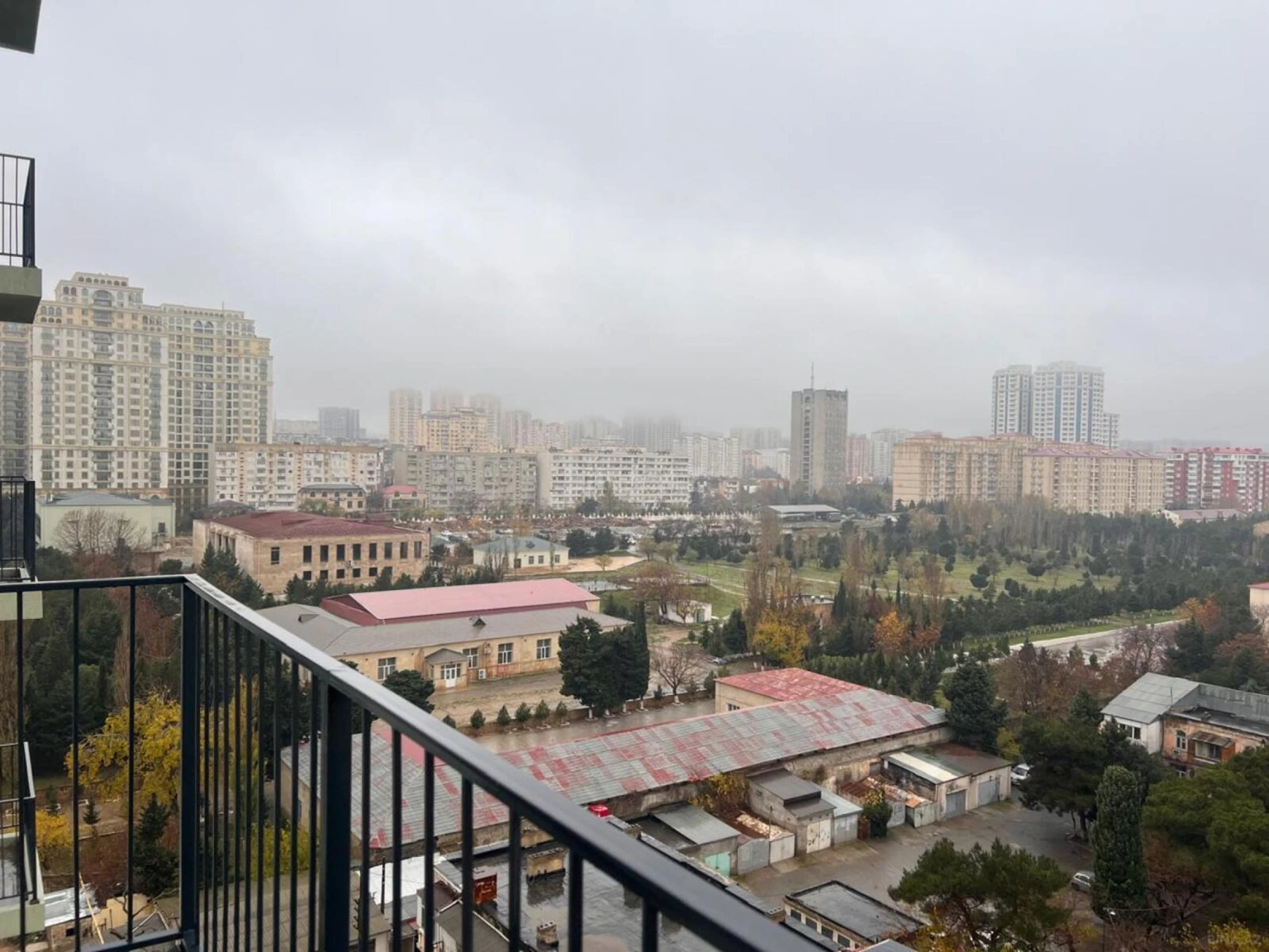 Satılır 3 otaqlı mənzil 147.5 m²