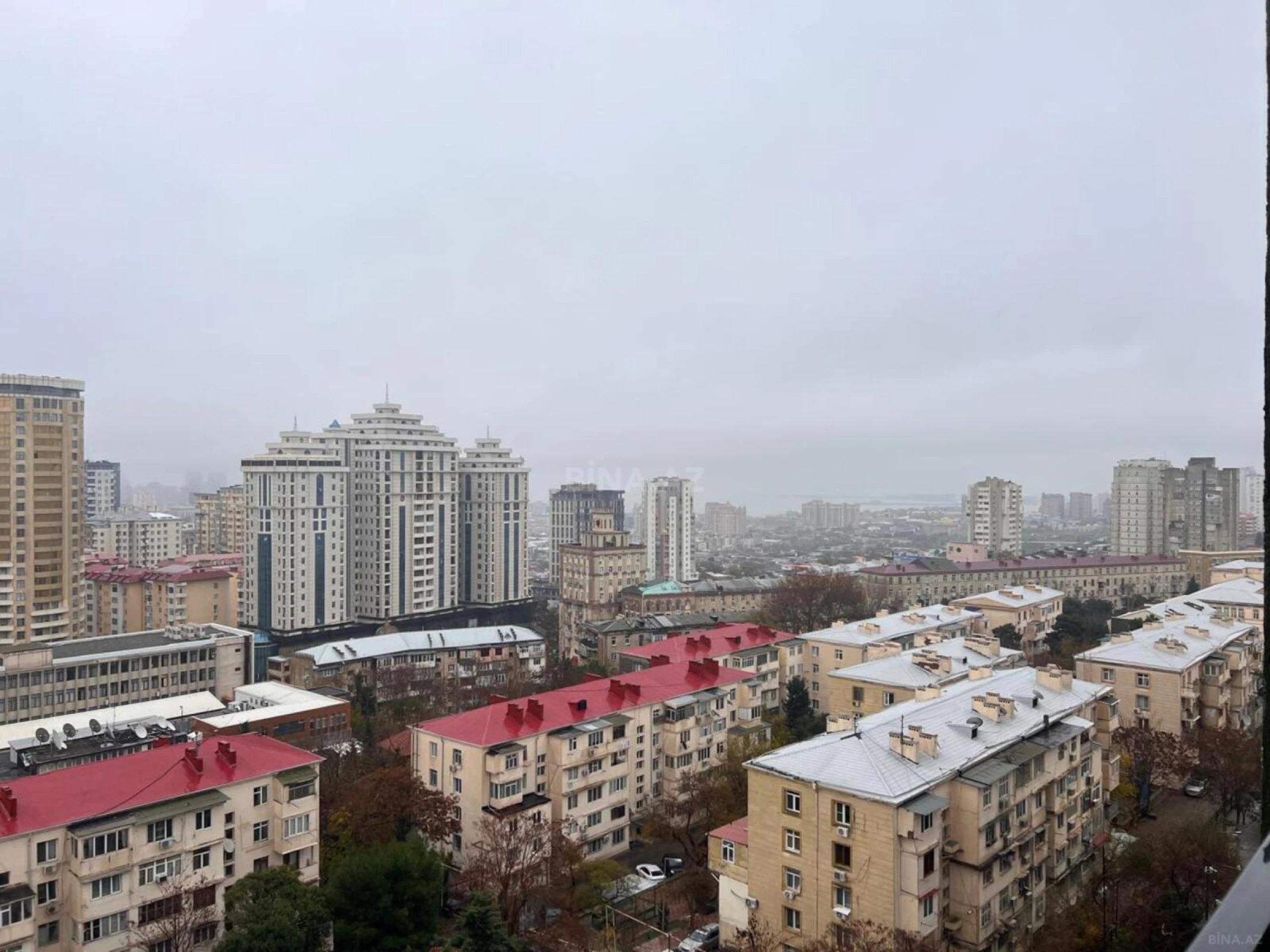 Satılır 3 otaqlı mənzil 147.5 m²