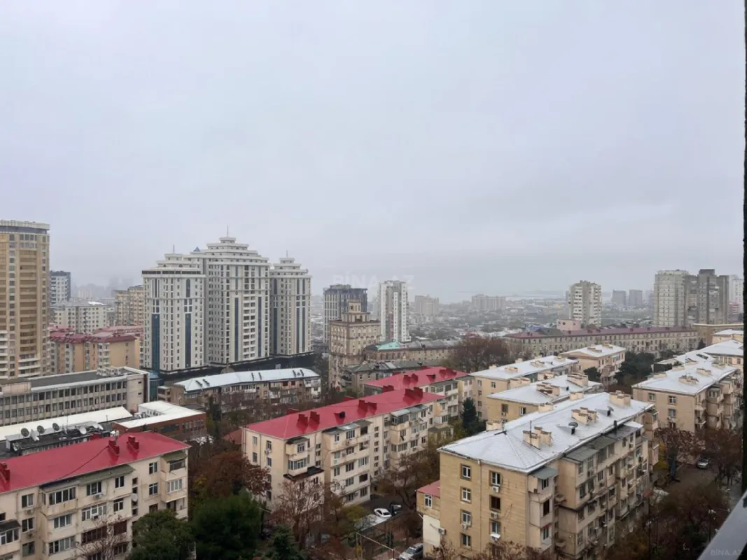 Satılır 3 otaqlı mənzil 147.5 m²