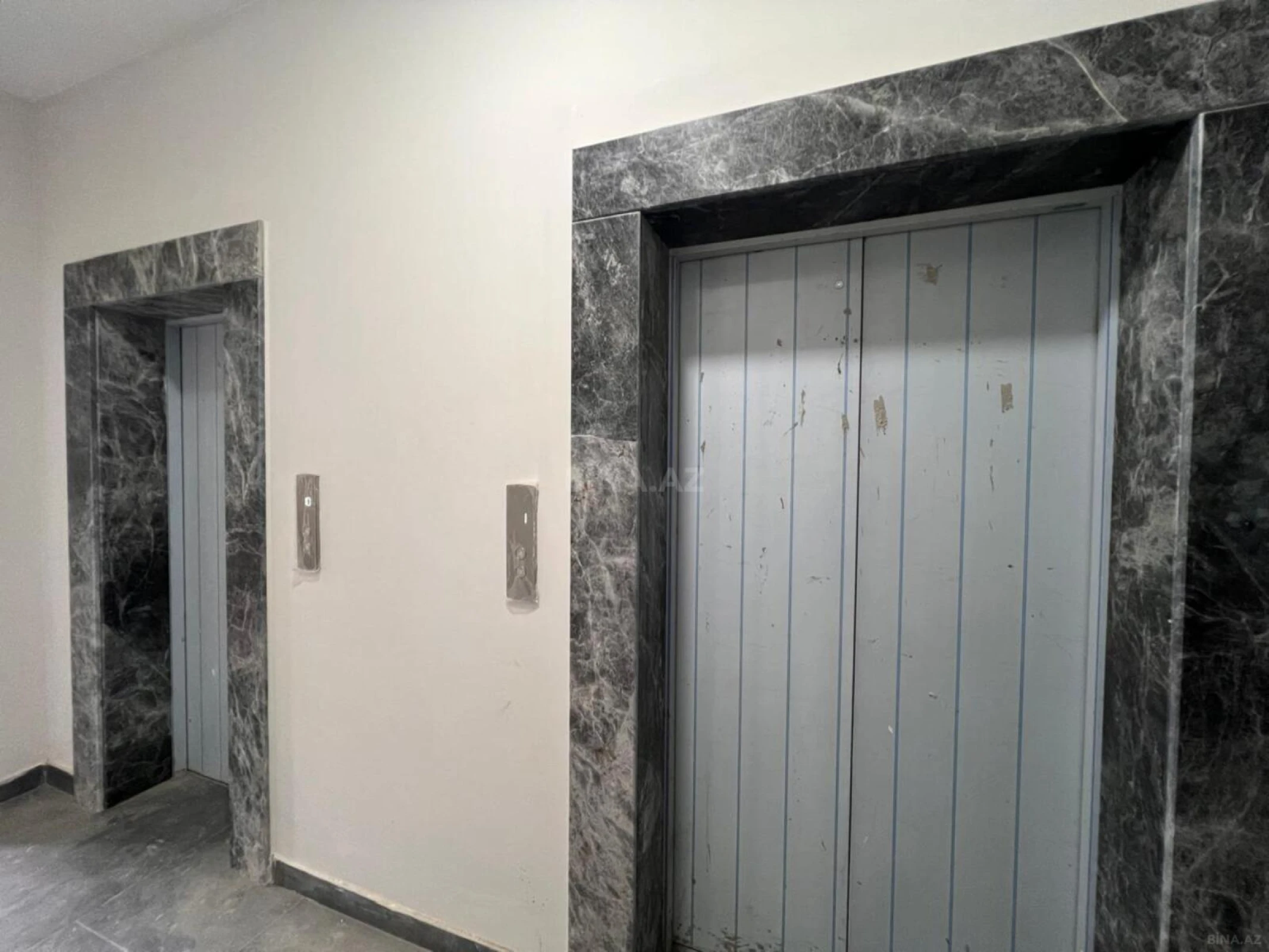 Satılır 3 otaqlı mənzil 147.5 m²