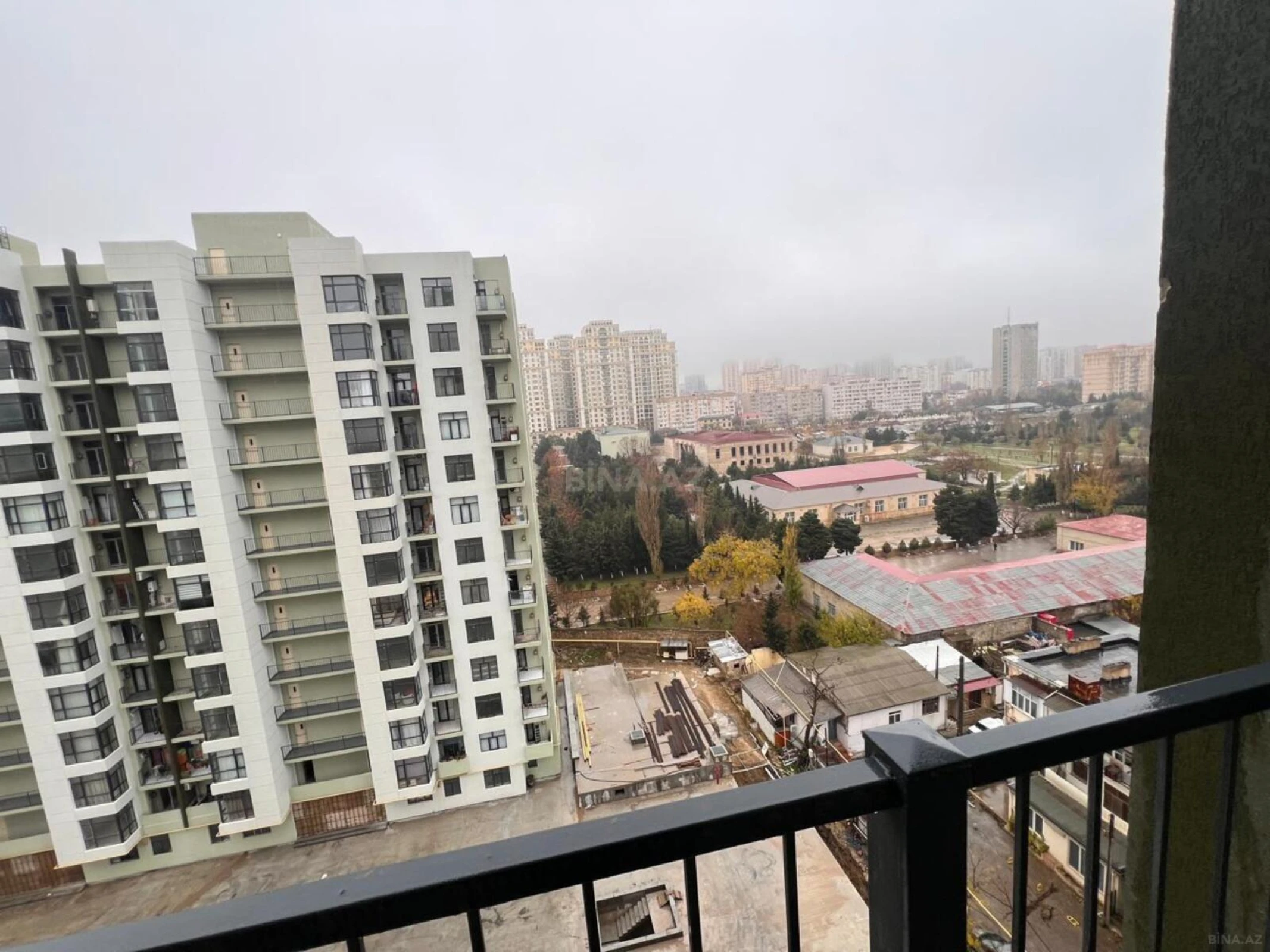 Satılır 3 otaqlı mənzil 147.5 m²