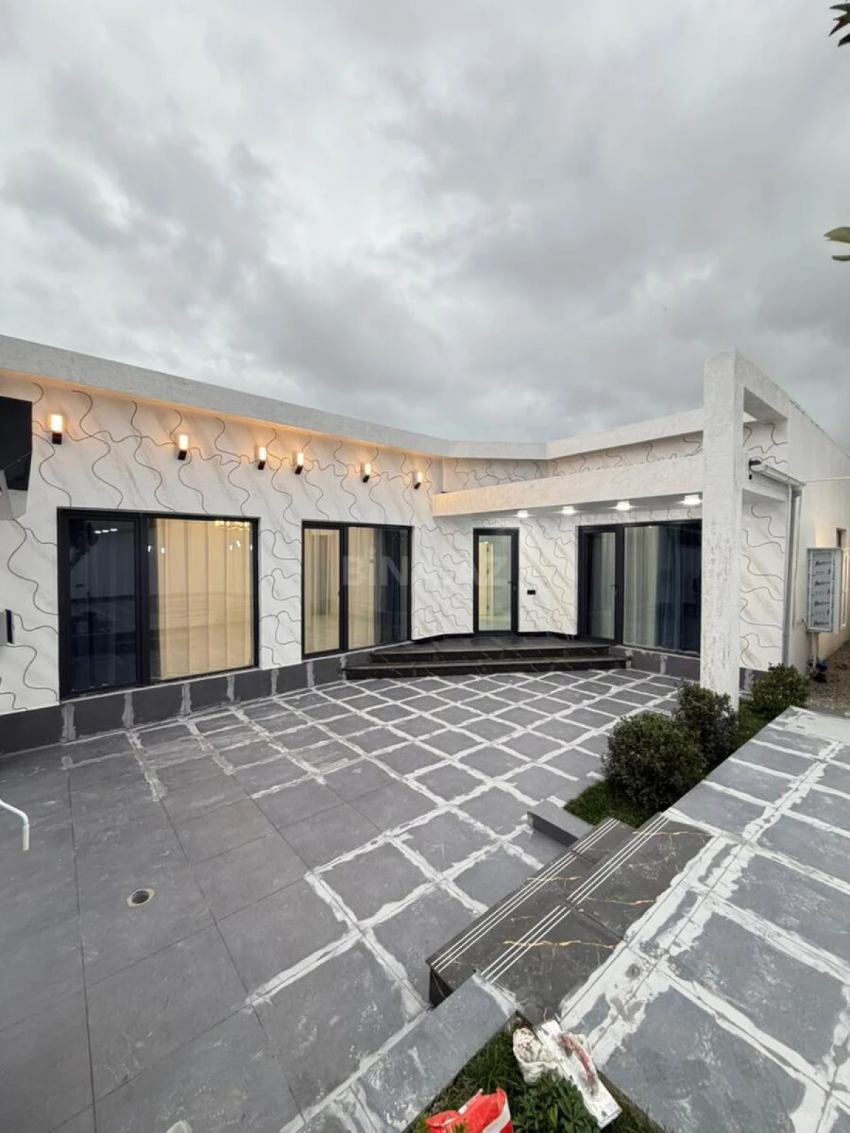 Satılır 4 otaqlı həyət evi 135 m²