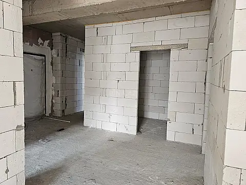 Satılır 5 otaqlı mənzil 231 m²