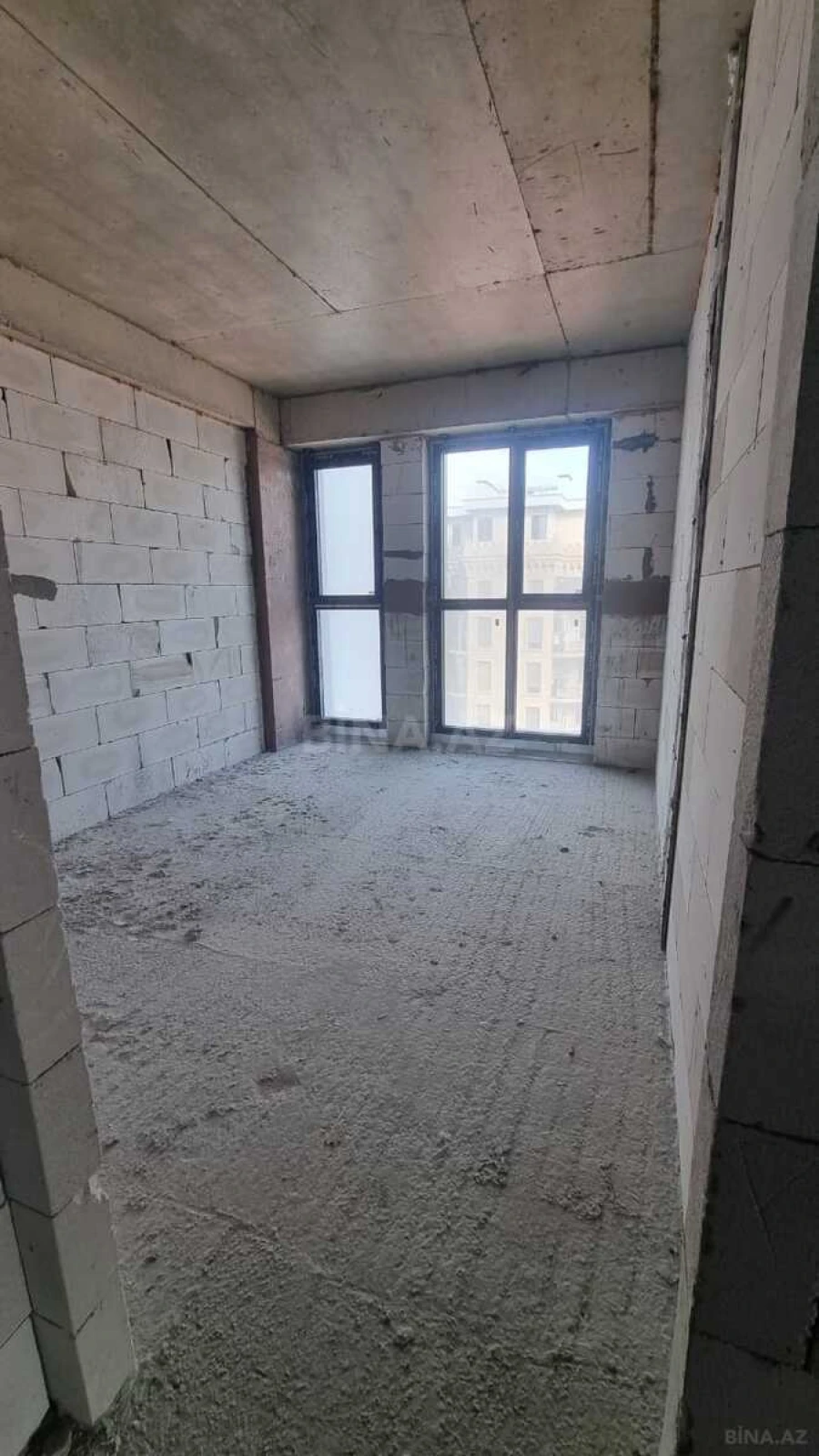 Satılır 5 otaqlı mənzil 231 m²