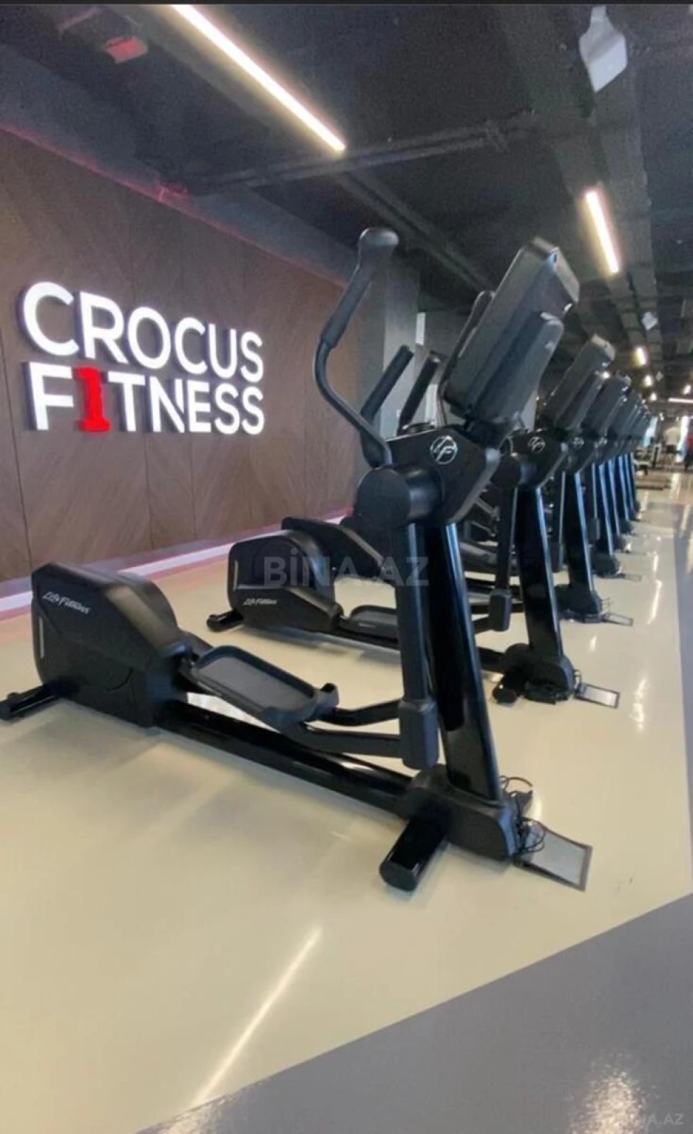 Satılır 5 otaqlı mənzil 231 m²