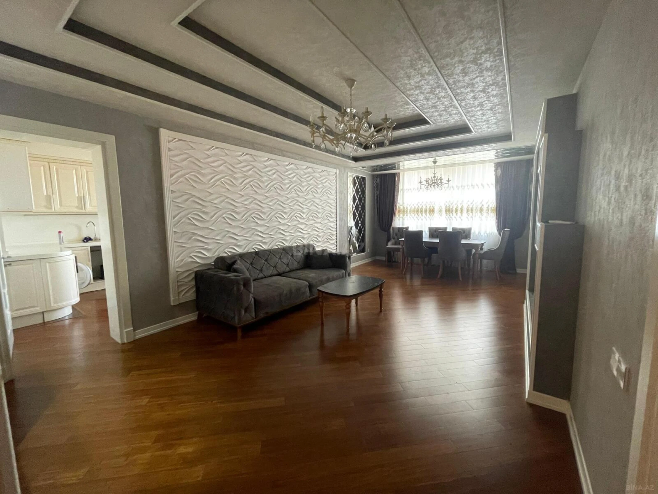 Kirayə verilir 2 otaqlı mənzil 110 m²