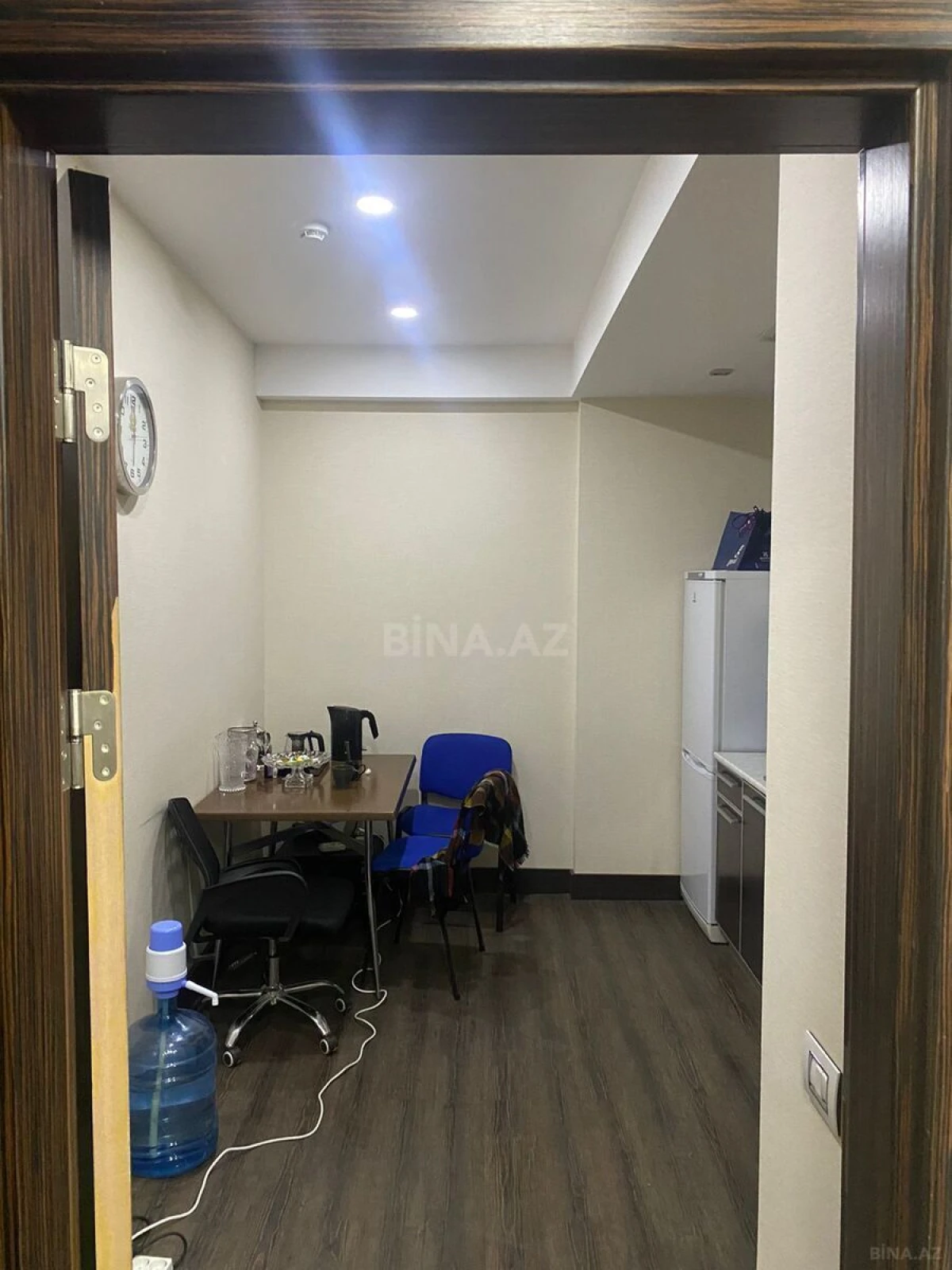 Kirayə verilir 5 otaqlı ofis 240 m²