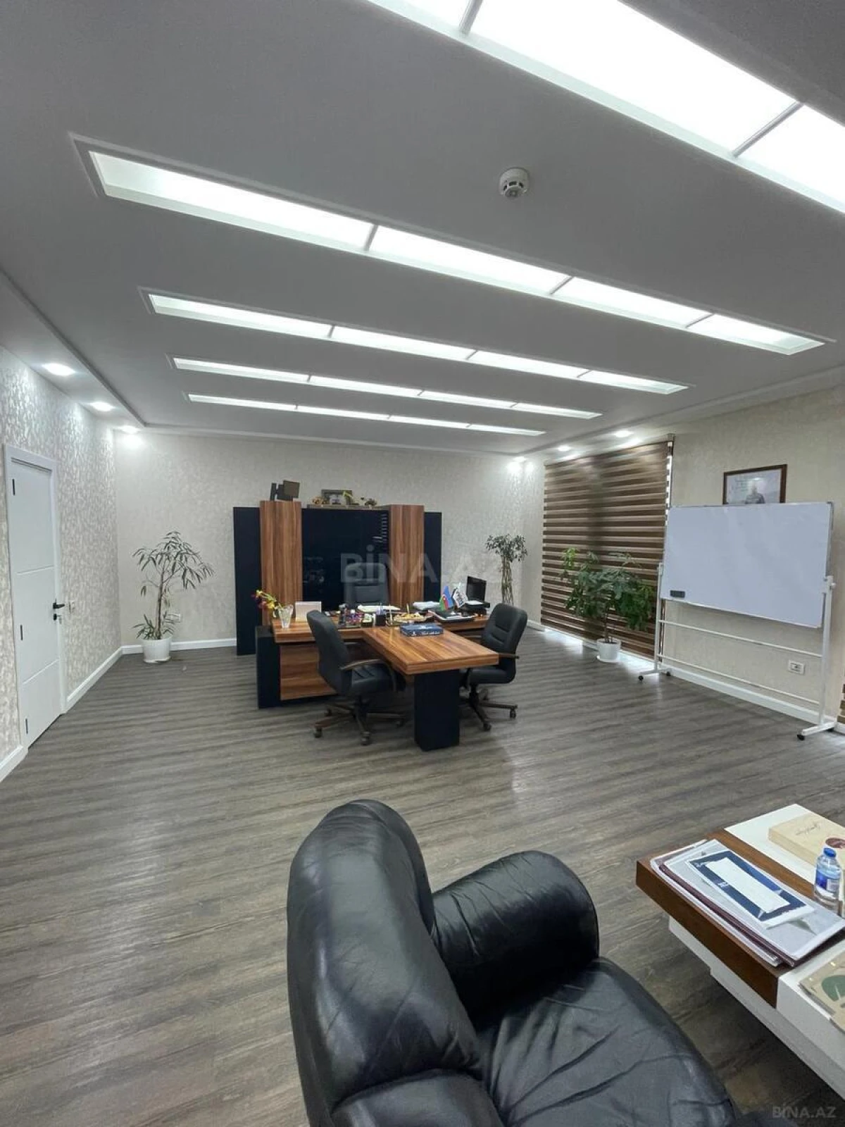 Kirayə verilir 5 otaqlı ofis 240 m²