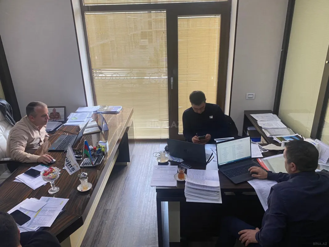 Kirayə verilir 5 otaqlı ofis 240 m²