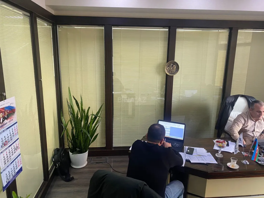 Kirayə verilir 5 otaqlı ofis 240 m²