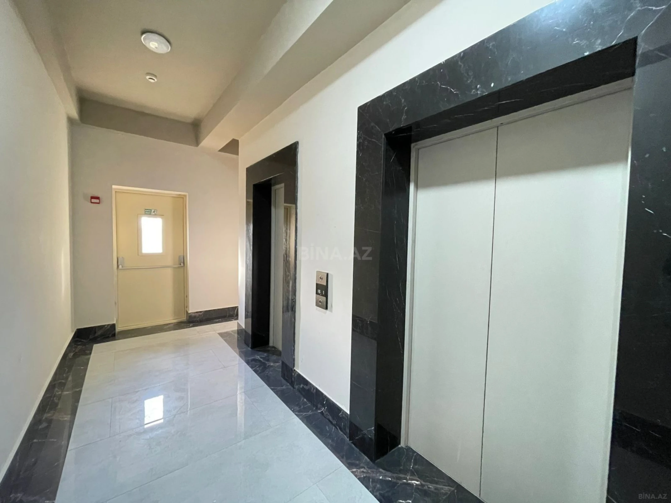 Satılır 4 otaqlı mənzil 175 m²