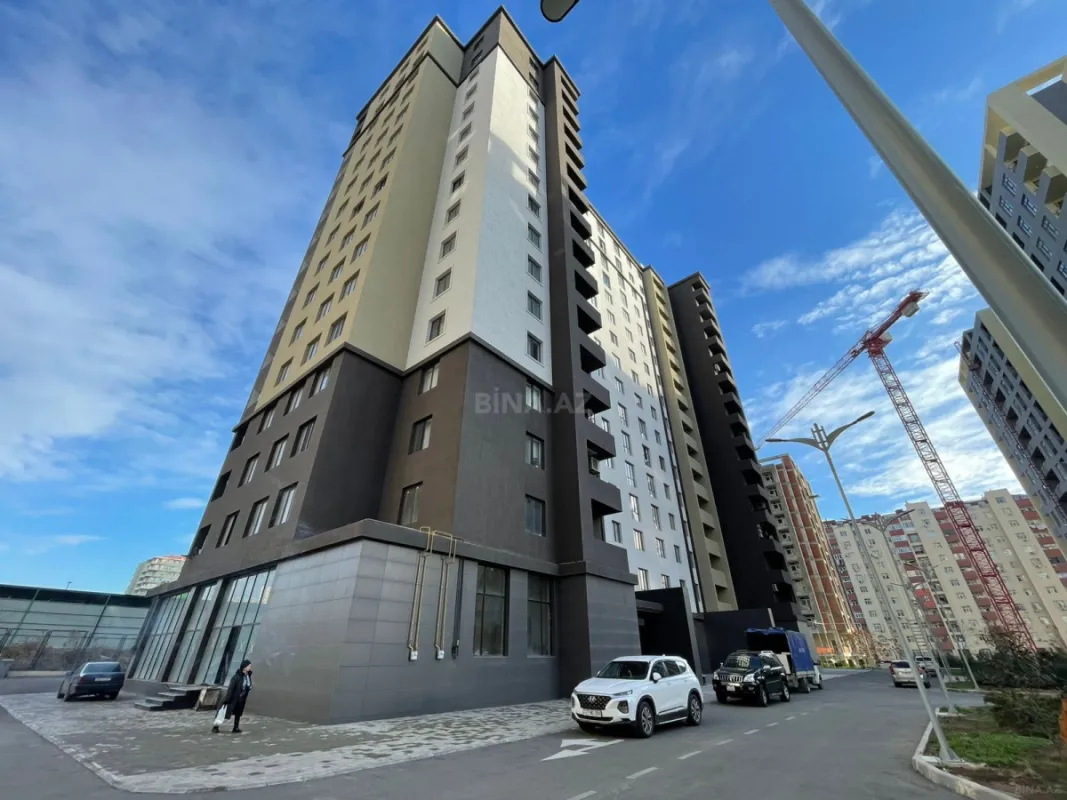 Satılır 4 otaqlı mənzil 175 m²