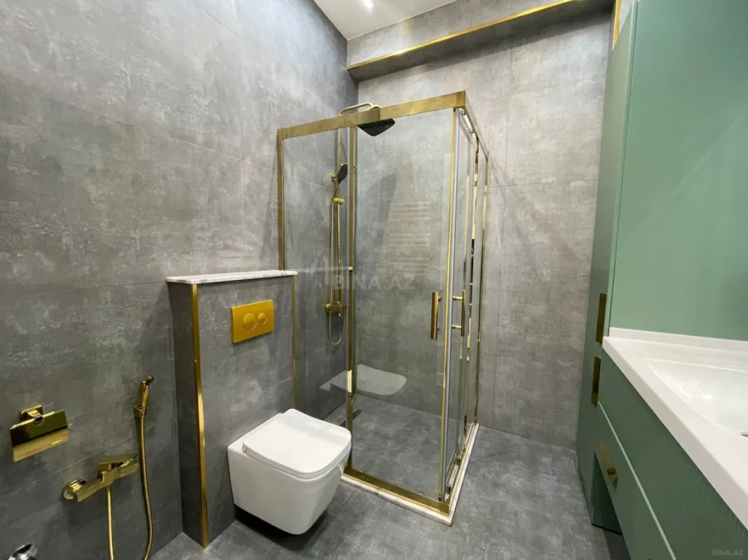 Satılır 4 otaqlı mənzil 175 m²