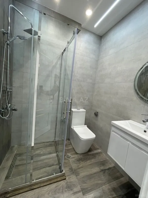 Satılır 4 otaqlı mənzil 175 m²