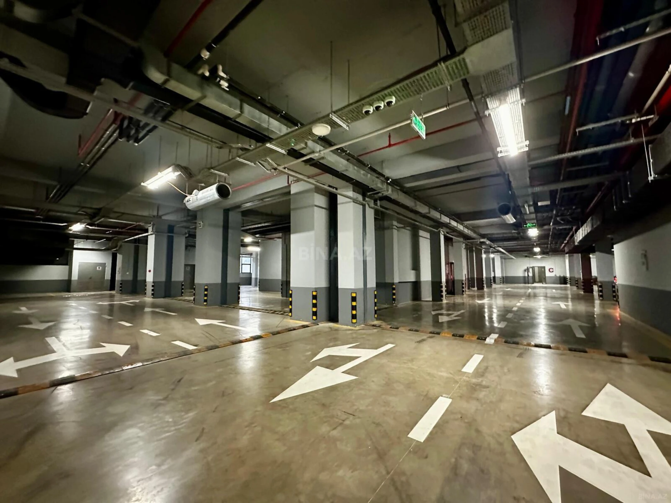 Satılır 3 otaqlı mənzil 206 m²