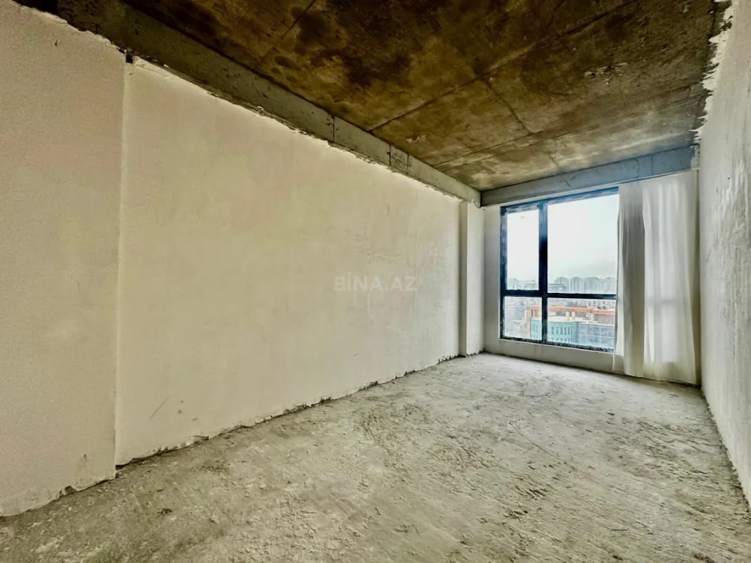 Satılır 3 otaqlı mənzil 206 m²