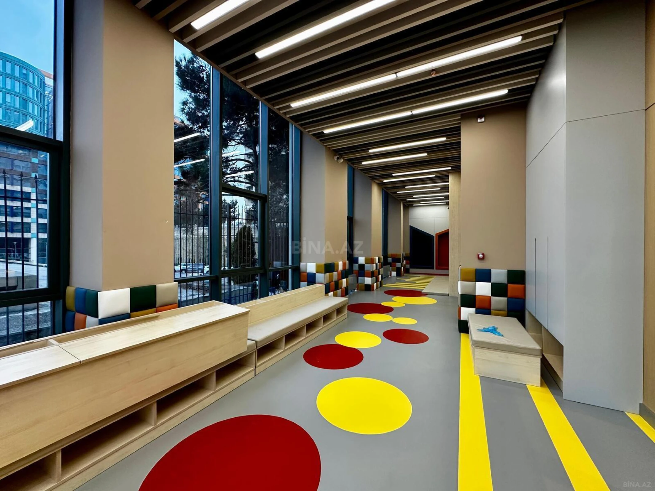 Satılır 3 otaqlı mənzil 206 m²