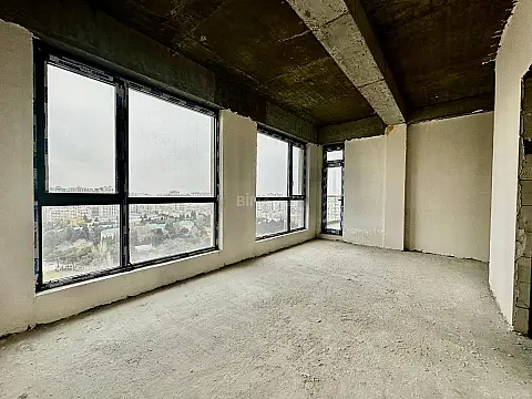 Satılır 5 otaqlı mənzil 294 m²