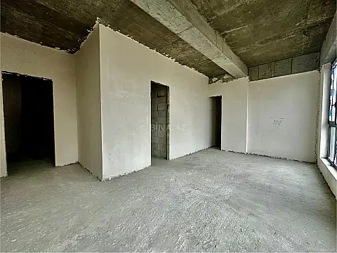 Satılır 5 otaqlı mənzil 294 m²