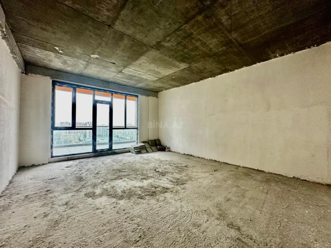 Satılır 5 otaqlı mənzil 294 m²