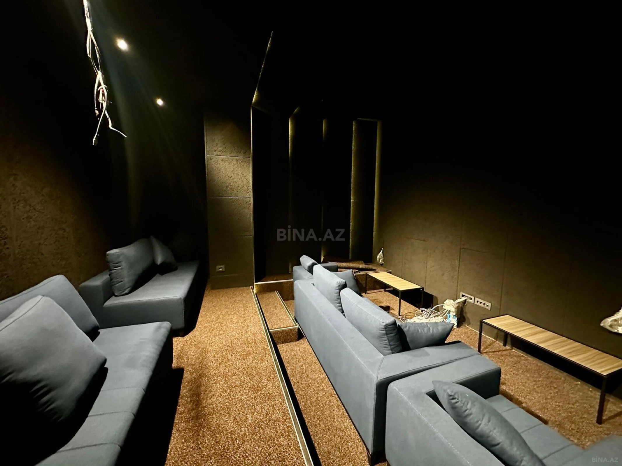 Satılır 5 otaqlı mənzil 294 m²