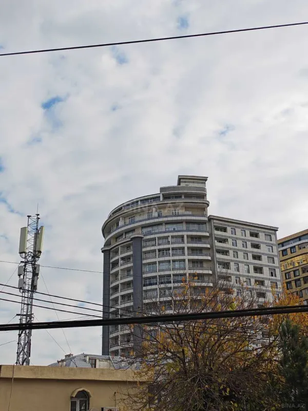 Satılır obyekt 130 m²