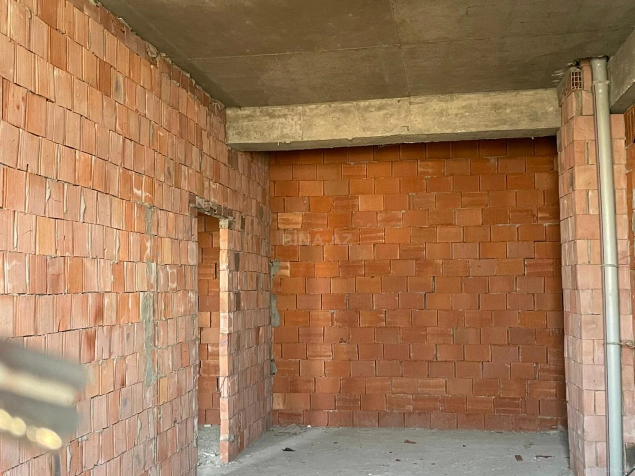 Satılır 3 otaqlı mənzil 84 m²