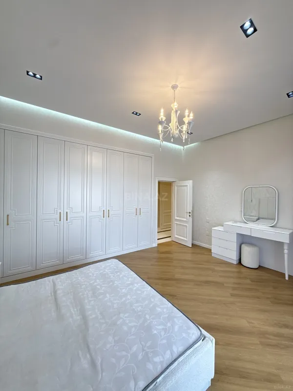 Satılır 4 otaqlı həyət evi 220 m²